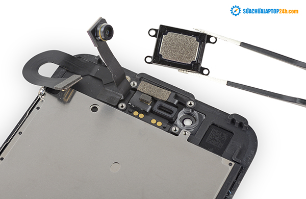 iPhone 7 earpiece replacement requires a lot of steps